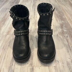 Size 5 1/2 black FRYE short boots.